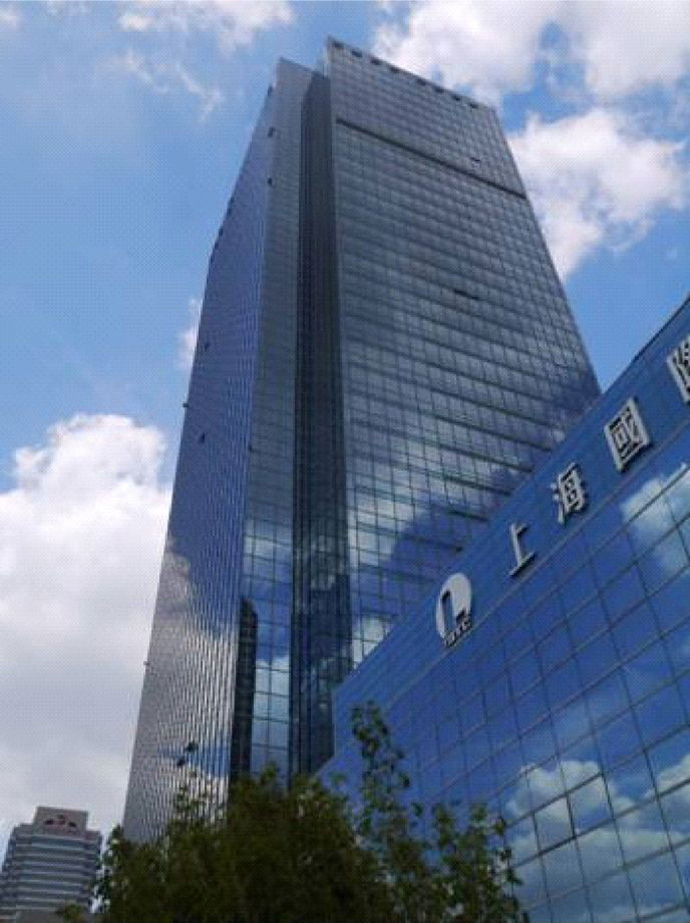 拠点をかまえる上海国際貿易中心